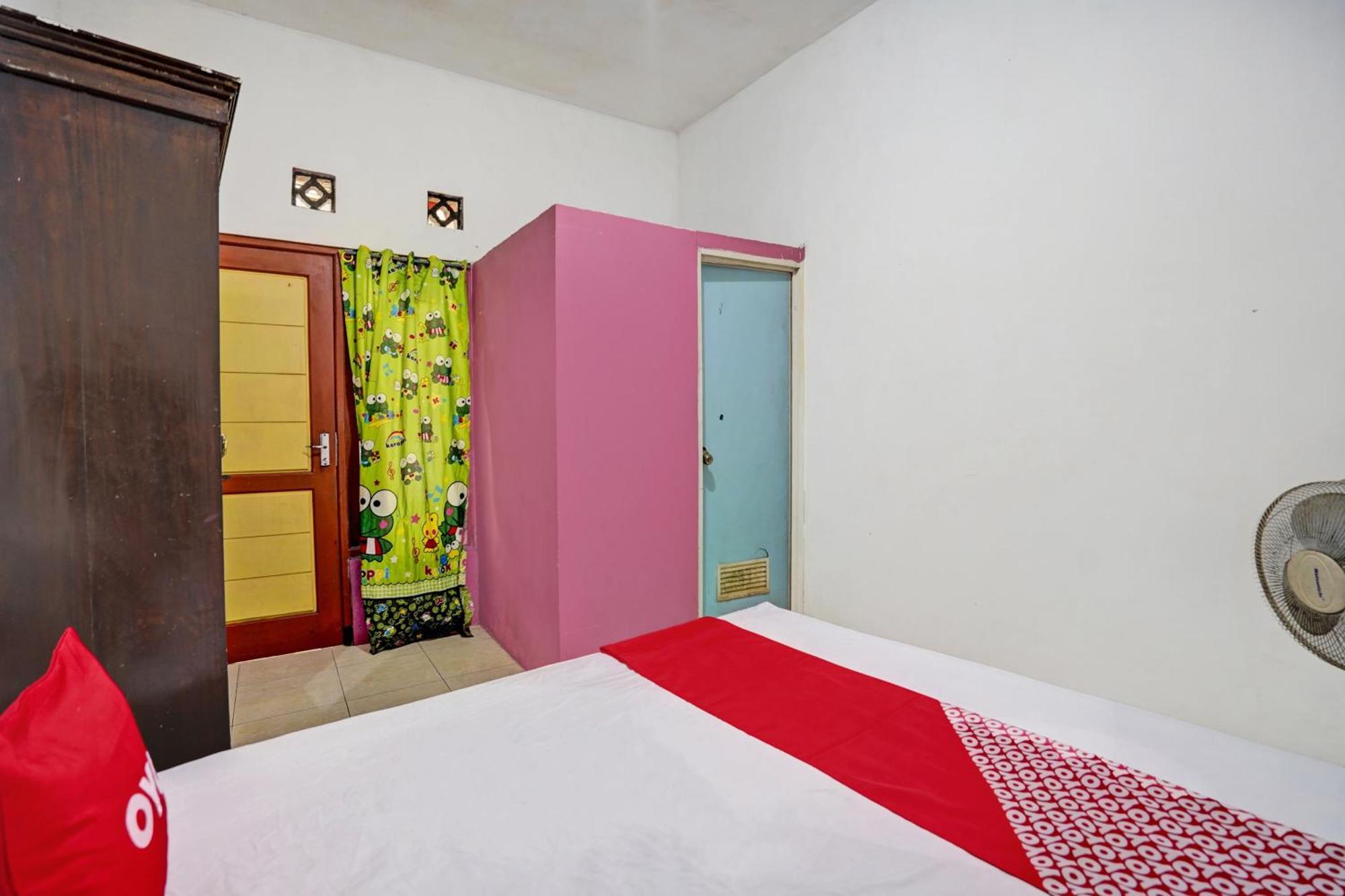 Oyo Life 92840 Wisma Morricco Jombang Esterno foto