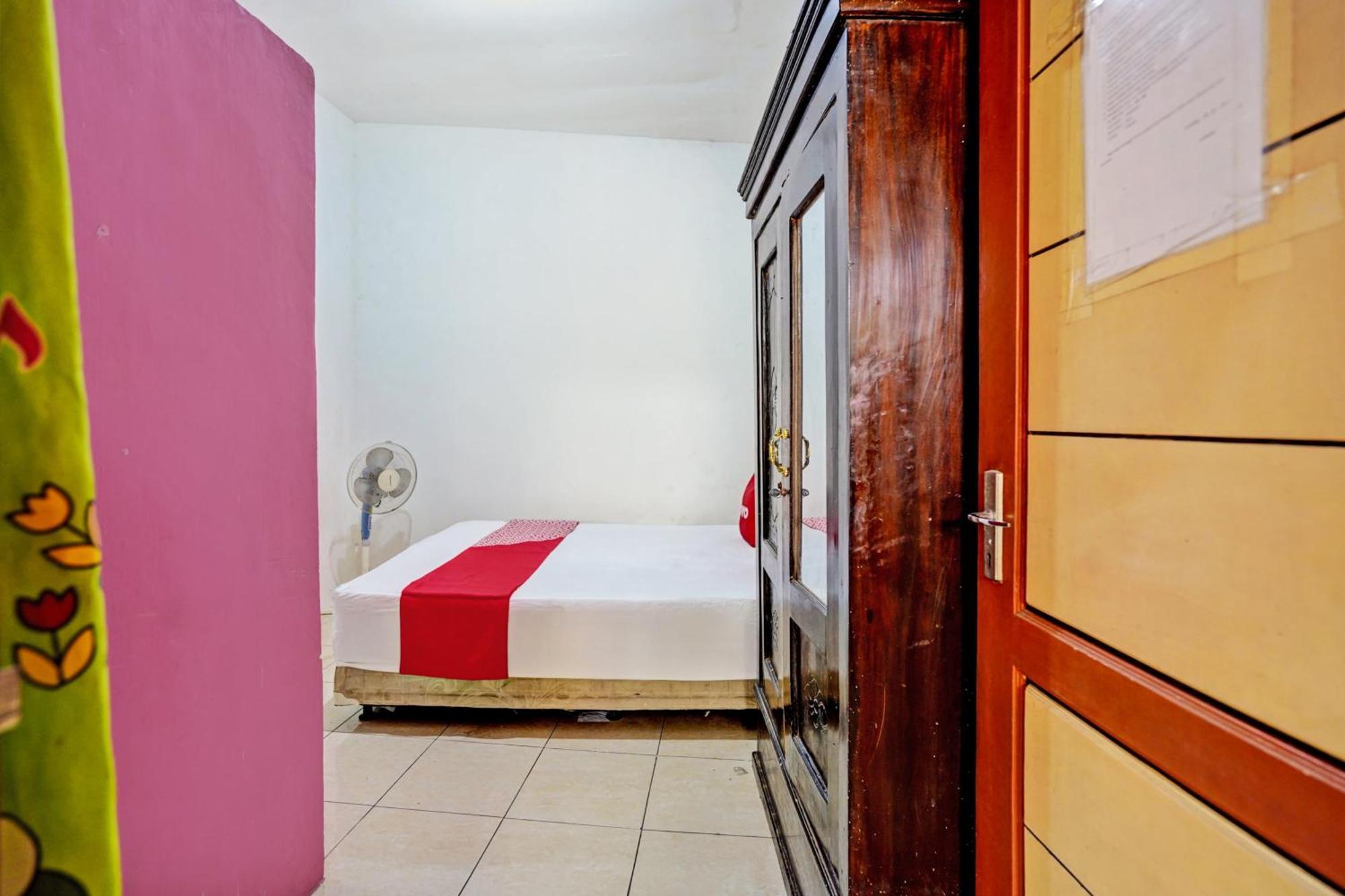 Oyo Life 92840 Wisma Morricco Jombang Esterno foto