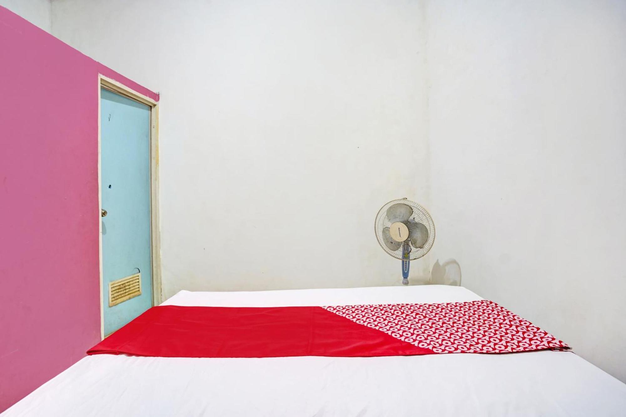 Oyo Life 92840 Wisma Morricco Jombang Esterno foto