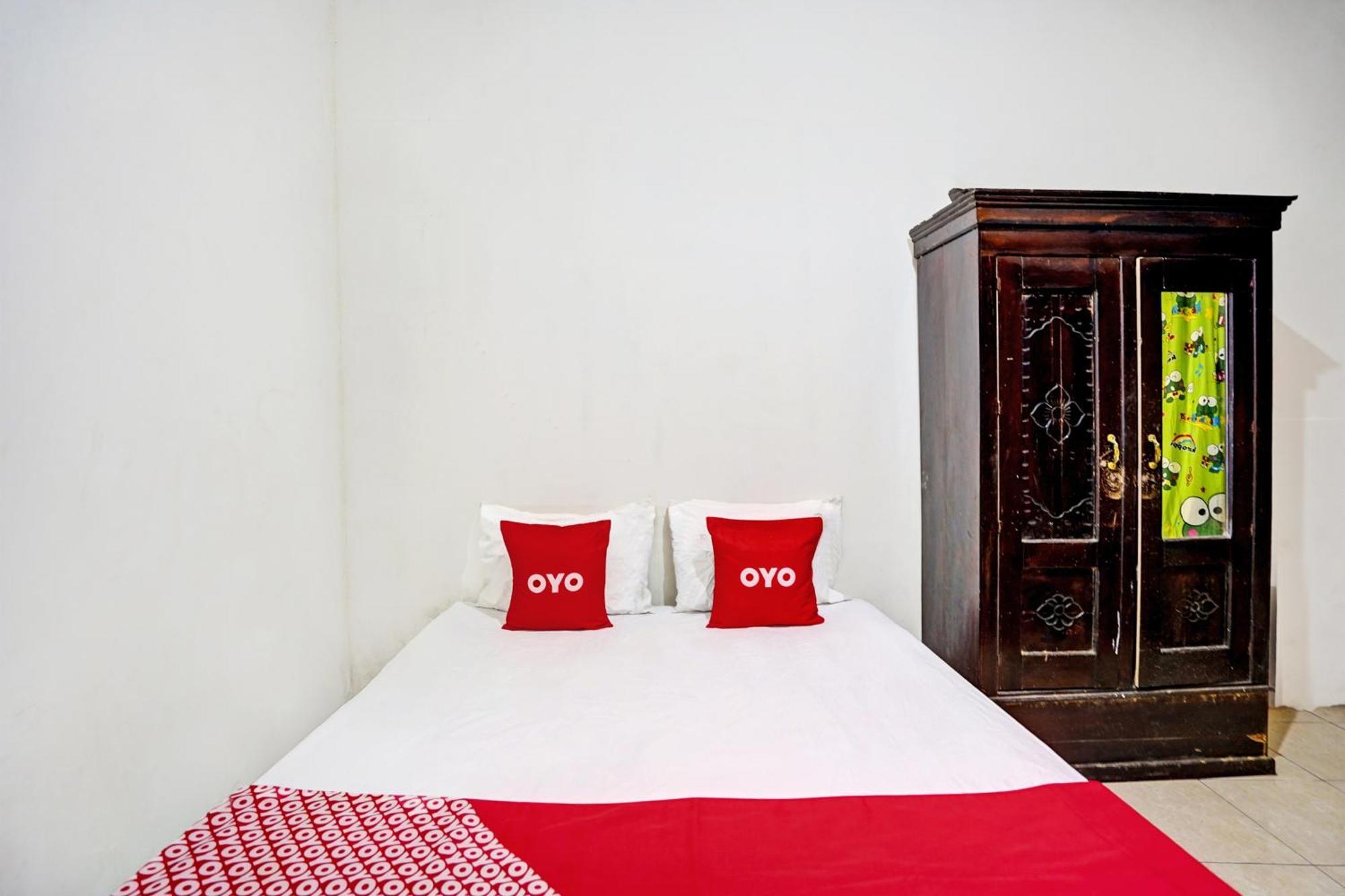 Oyo Life 92840 Wisma Morricco Jombang Esterno foto