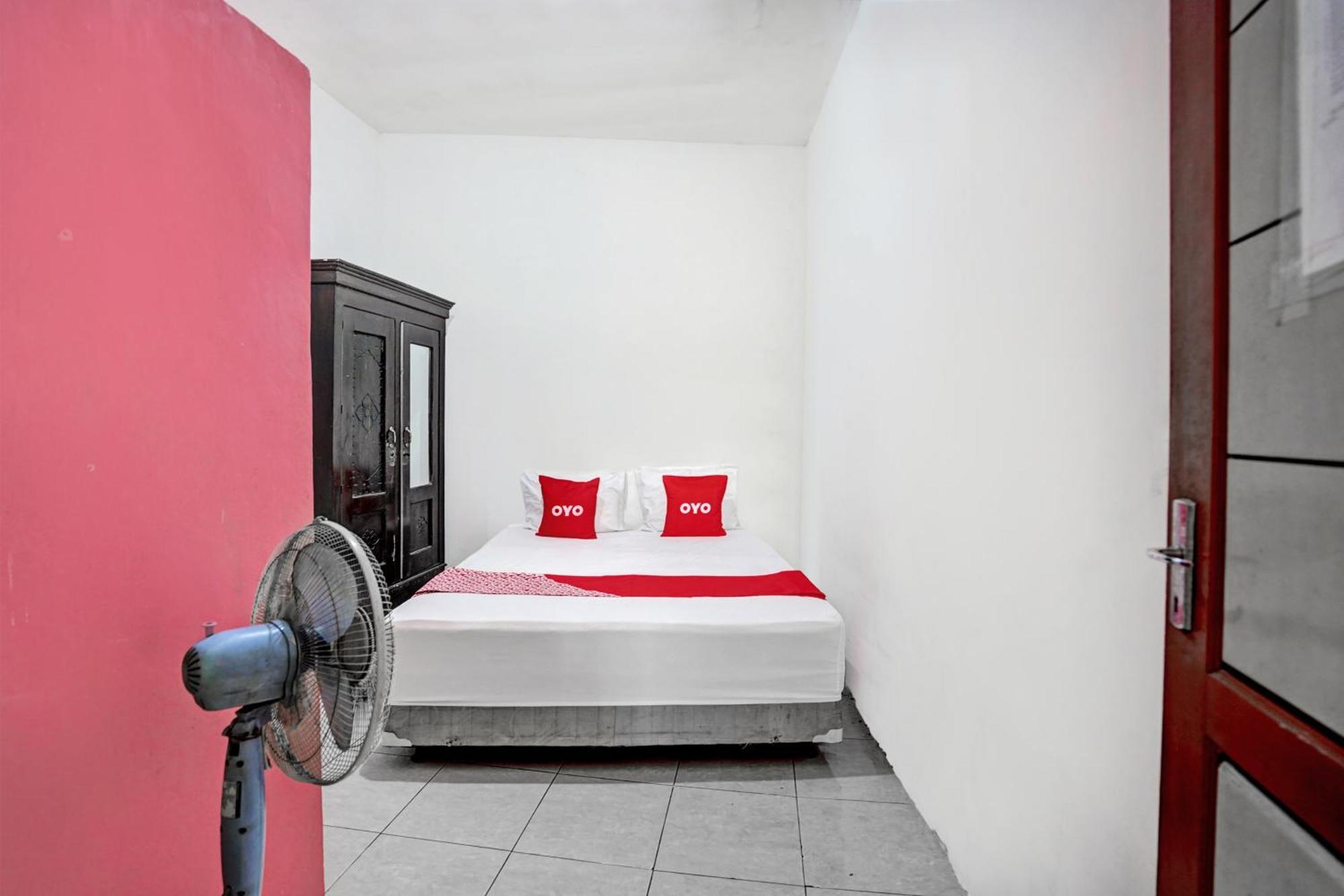 Oyo Life 92840 Wisma Morricco Jombang Esterno foto