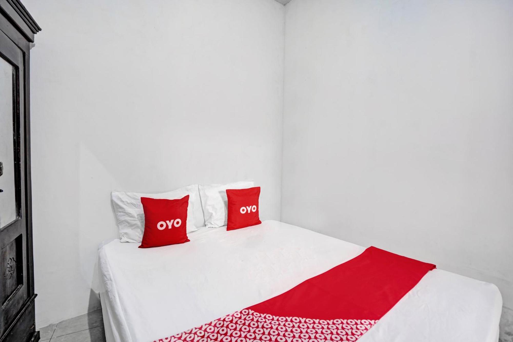 Oyo Life 92840 Wisma Morricco Jombang Esterno foto